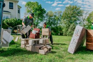 House Cleanout Tips to Simplify Your Entire Decluttering Process