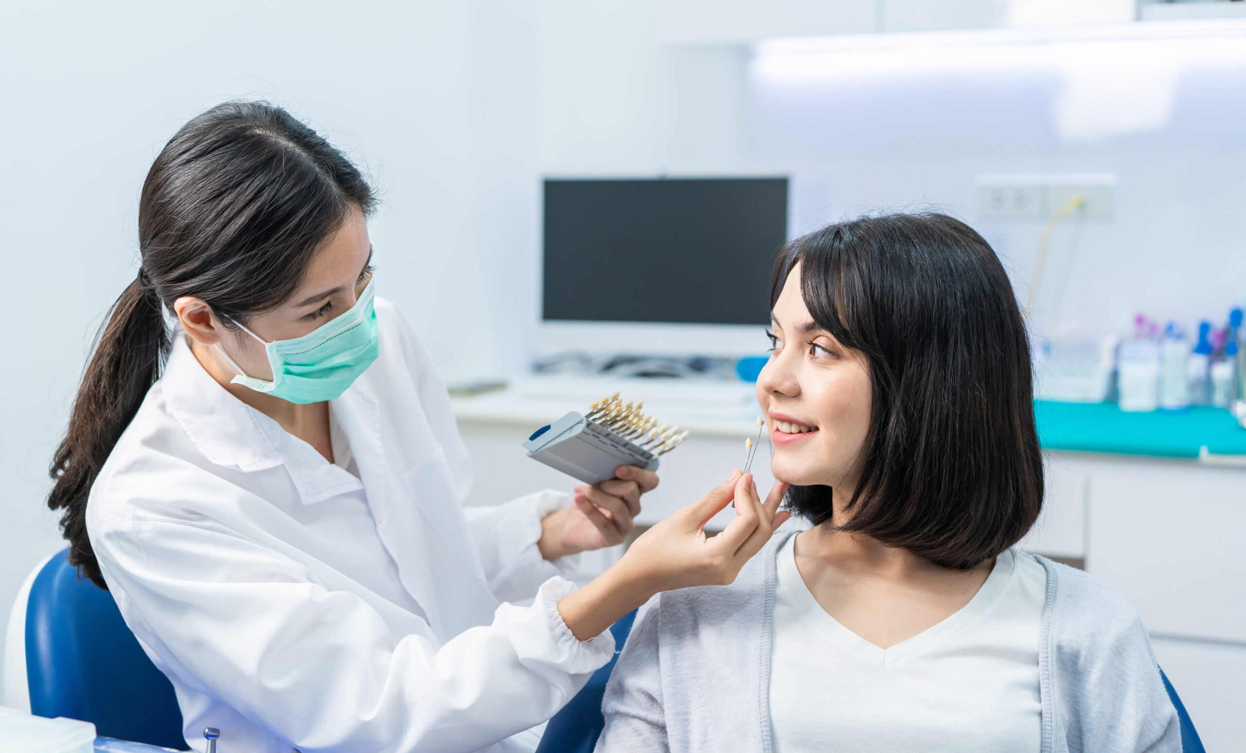 How Your Smartphone Usage Patterns Contribute to Jaw Clenching and Accelerated Tooth Wear